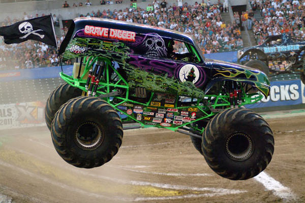 dennis-anderson-monster-profile-7 -Anderson picking up his third straight racing victory back in July at Paul Brown Stadium. (Photo By: Robert Haught)